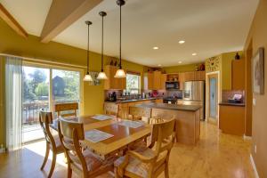 Canal-Front Bend Vacation Rental with Hot Tub!