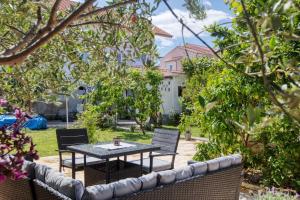 Apartments with parking spaces Vodice - 15228