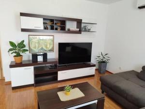 Apartments with parking spaces Kastel Kambelovac, Kastela - 20998