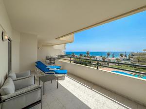 Luxury Apart wStunning Sea Views, Walk Beach