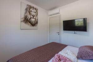 Apartments with parking space Kastel Luksic, Kastela - 20265