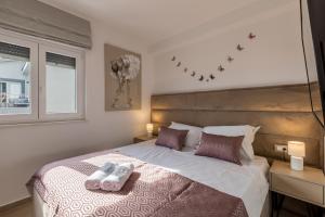 Apartments with parking space Kastel Luksic, Kastela - 20265