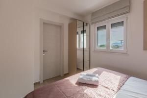 Apartments with parking space Kastel Luksic, Kastela - 20265