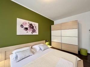 Apartments with parking space Vodice - 21305