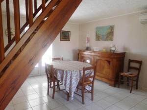 Maisons de vacances Maison La Faute-sur-Mer, 5 pieces, 9 personnes - FR-1-476-201 : photos des chambres