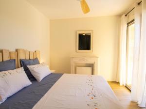 Maisons de vacances Gite confortable avec piscine privee et jardin clos en Dordogne - FR-1-616-319 : photos des chambres