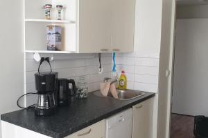 Keskustan kaksio, ilmainen autopaikka.