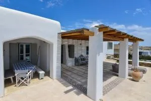 Mykonos 4 bedroom Cycladic home with free parking - Ano Mera