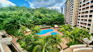Putravilla Condominium Lovely & Spacious with Public Pool