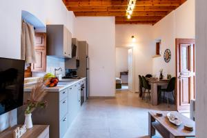 Paradisi Stone House