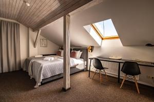 Mansard Twin Room room in Porins Hotel