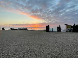 Houseboot Kingfisher, lake view