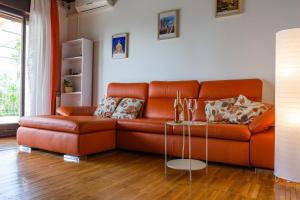 Sea View Suite With King Bed, 150Mbps WiFi And Patio Swing