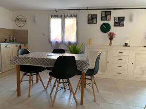 Appartements Logement a 5 km du circuit : photos des chambres