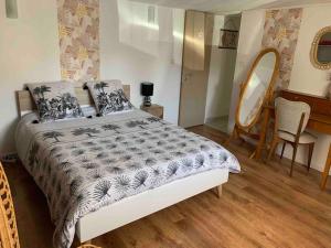 Appartements Logement a 5 km du circuit : Appartement 1 Chambre