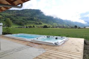 Chalets Luxurious chalet with pool & jacuzzi near Morillon : Chalet 3 Chambres