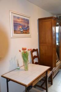 Auberges de jeunesse Leleka Hostel 4 km Disneyland 30 min Paris : Chambre Quadruple en Duplex