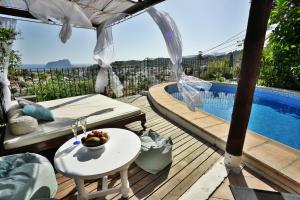 Vista al mar, piscina vallada, cocina de verano, AA, wifi
