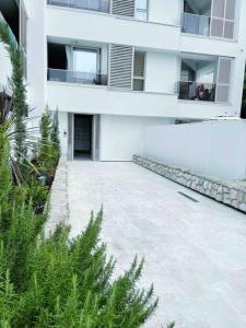 Golden Details Apartment