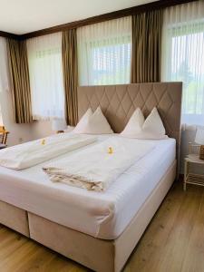 Two-Bedroom Apartment with Mountain View room in Appartementhaus Sonne