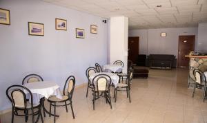 Petania Hotel & Apartments