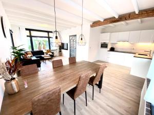 The island life beach house 1