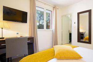 Hotels Les Pins Blancs en Provence : photos des chambres