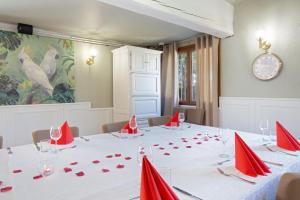 Hotels Les Pins Blancs en Provence : photos des chambres