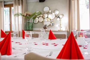 Hotels Les Pins Blancs en Provence : photos des chambres