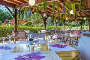 Hotels Les Pins Blancs en Provence : photos des chambres