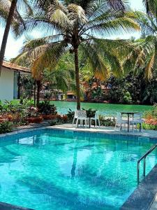 Pont Bleu Suites - boutique hotel -Riverside & Pool