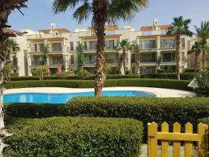 شقه غرفتين وصاله بالحديقه في فراندا سهل حشيش - Hurghada