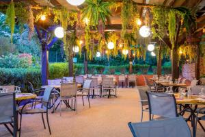 Hotels Les Pins Blancs en Provence : photos des chambres