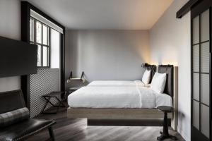 Moxy Sleeper Twin, Guest room, 2 Twin/Single Bed(s) room in Moxy Lille City