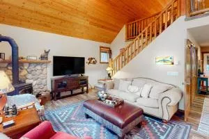 Pine-Loch Sun Retreat - Cabin Creek