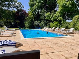 Maisons de vacances Greengates - Rose Cottage Lovely 3 Bedroom Gite with Shared Heated Pool : Maison 3 Chambres