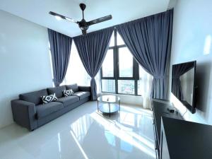 Tropicana Suite