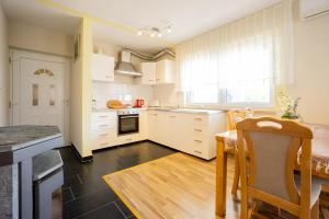 Glumac modern apartment in Novalja center 