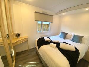 Elletson Park Wood fired Hot tubs, Caravans & Pods