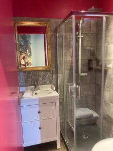 Hotels Hotel du Commerce : photos des chambres