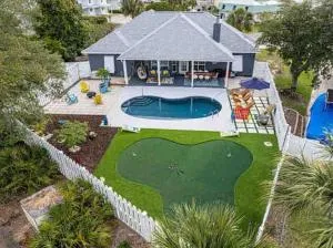Luxurious 4BR Beach House with Pool - Sunnyside