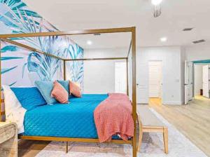 Luxurious 4BR Beach House with Pool