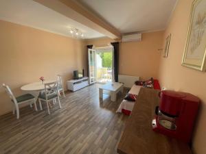 Apartments Duje Ribnica