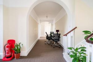 Perfect for Large Family & Friends, Free Parking, Games