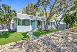 Las Olas 1BR Pool Free Parking Walk to Beach & Restaurants