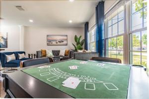 (BAYC) Aqua Haven: Luxe Retreat with Pool & Boat Bliss