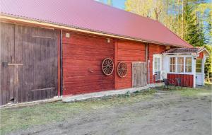 Cozy Apartment In Skärblacka With Wifi