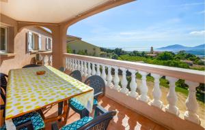 Appartements Awesome Apartment In Bastelicaccia With Wifi And 3 Bedrooms : photos des chambres
