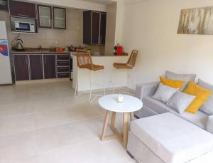 Departamento de 2 amb. en Lomas Centro con terraza