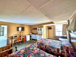Capones Hideaway Motel